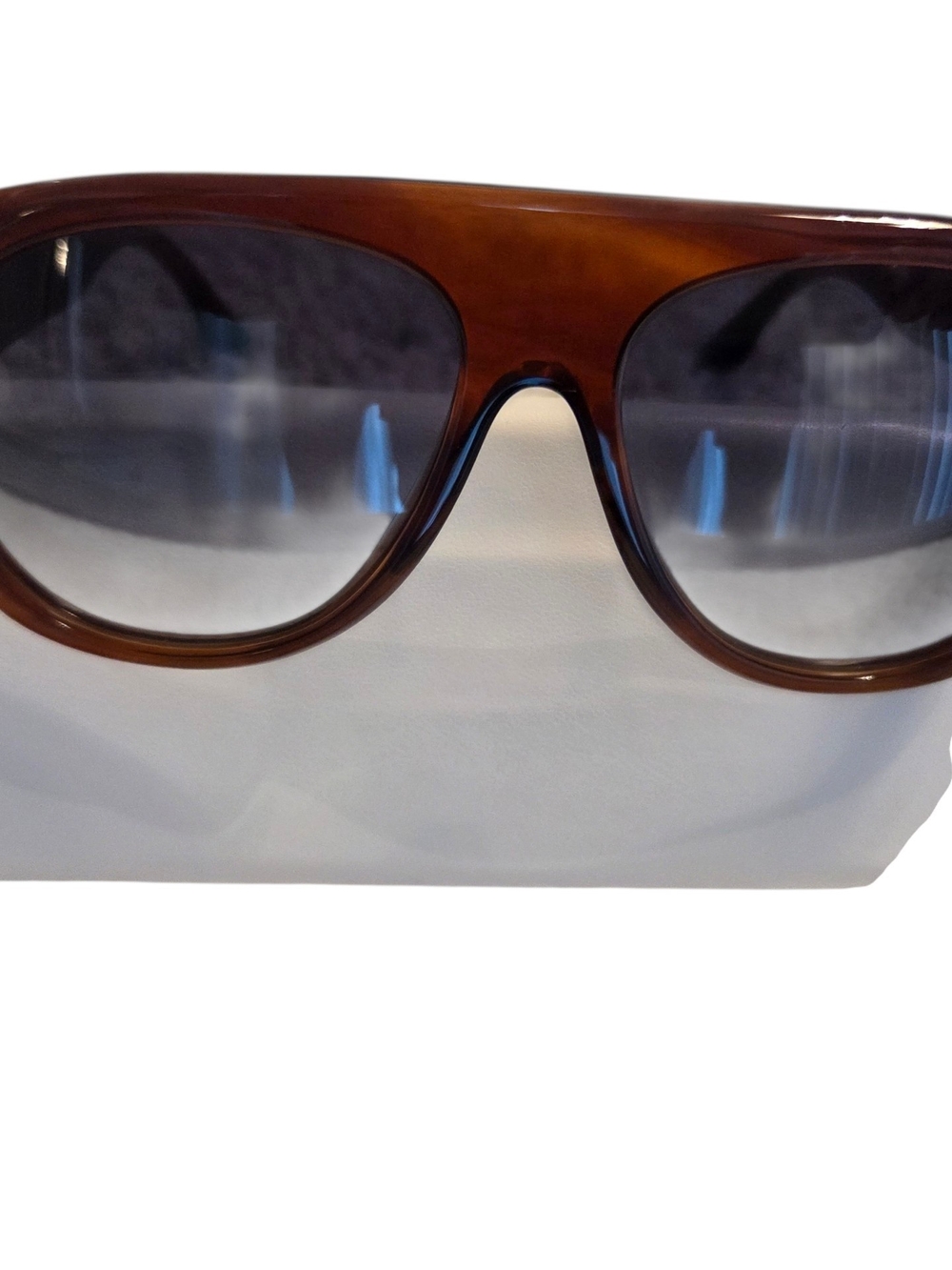 NWOT Stylish Brown Gradient Women’s Sunglasses